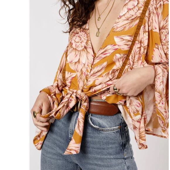 BAND OF THE FREE LIBBY GOLD FLORAL BELL SLEEVE CROP TOP XS-NEW - Picture 4 of 7
